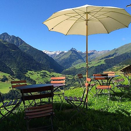 Hotel Alpina Lumbrein Buitenkant foto