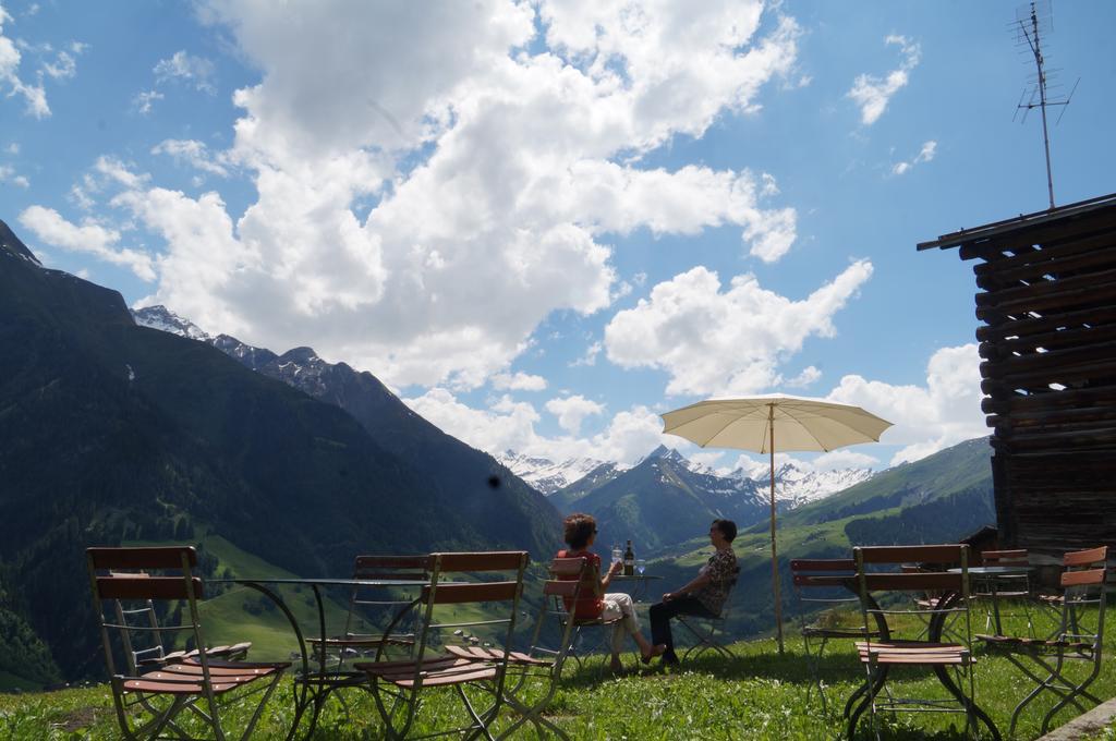 Hotel Alpina Lumbrein Buitenkant foto